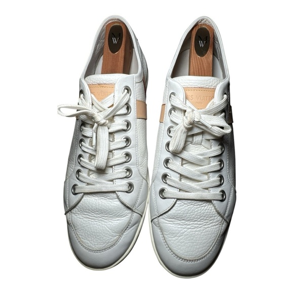 Men’s Louis Vuitton White Low Top Classic V Sneaker Sz 7.5/ US 8.5 - Picture 2 of 15